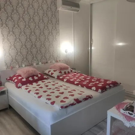 Szandra Vendeghaz Hotel Osku