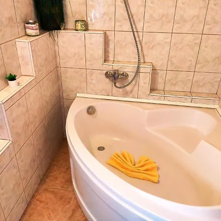 Szandra Vendeghaz Hotel 3*