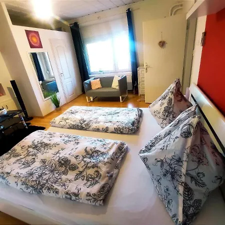Szandra Vendeghaz Hotel 3*