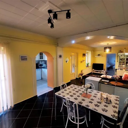 Szandra Vendeghaz Hotel Osku